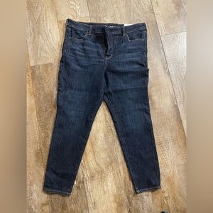 NWT American Eagle Women’s Jeans size 20.